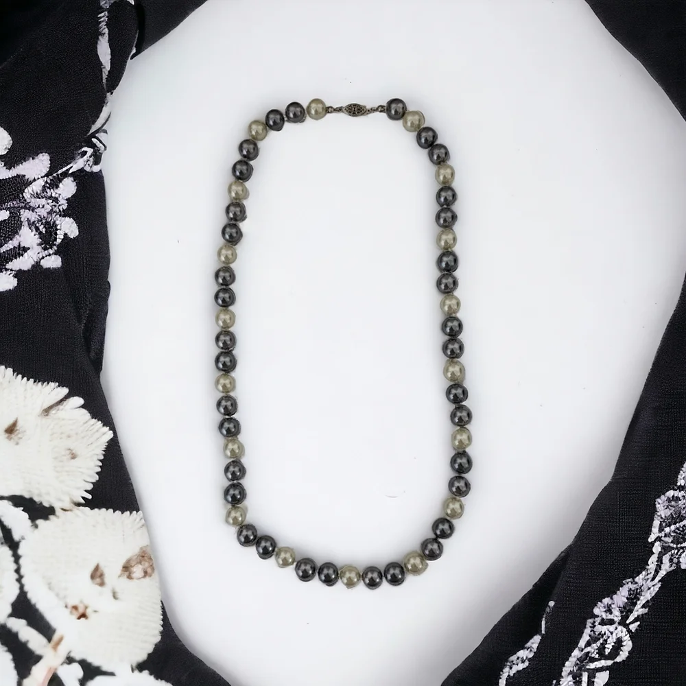 Vintage String of Gray & White Faux Pearls 24"with Earrings - Picture 3 of 6